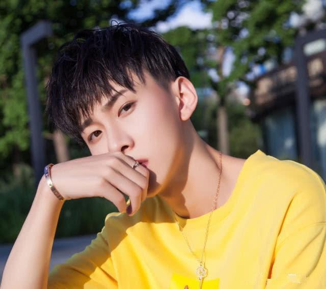 杨清柠想念王乐乐?他却公布与允嗯新恋情