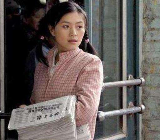 她31岁正当红却嫁人,8年后丈夫离世,独自带着女儿活成这样