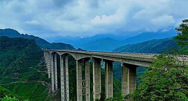 国内5条最美自驾游公路,此生一定要游一次