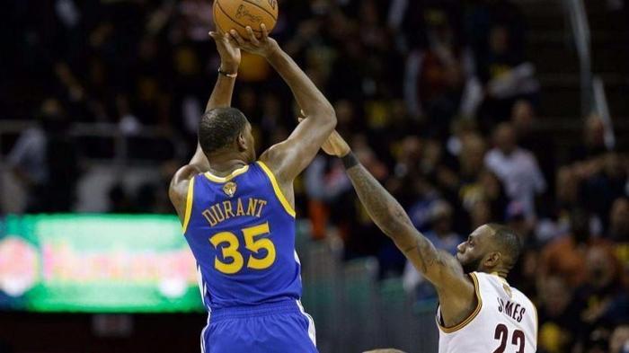 07届杜兰特得分已近22000分, 同届的康利, 易建联分别得多少分?