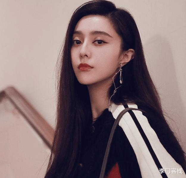 范冰冰近况惹人担忧，穿廉价毛衣，瘦到颧骨外扩左右不对称