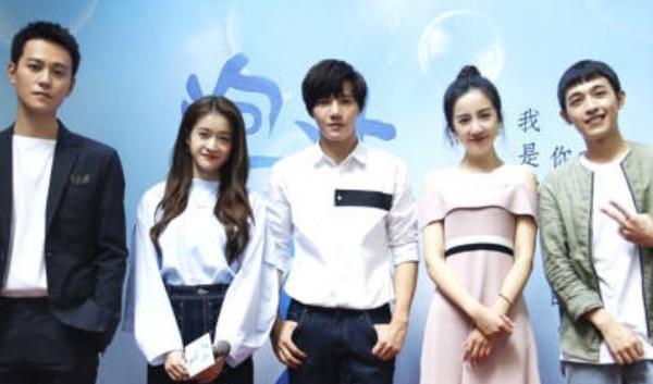 张雪迎身高成“谜”,当和沈月同框,真实身高一目了然