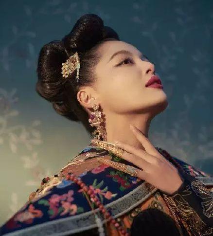 她是别人眼中的“兔唇”,被人喊话去整容,现在竟美成高级脸!