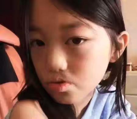 她是别人眼中的“兔唇”,被人喊话去整容,现在竟美成高级脸!