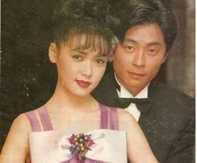 曾经的香港巨星被网络暴力欺凌,今妻离子散,妻子貌美是模特