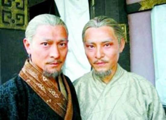 人的长相真的很奇妙,这些明星替身比亲兄弟姐妹还像