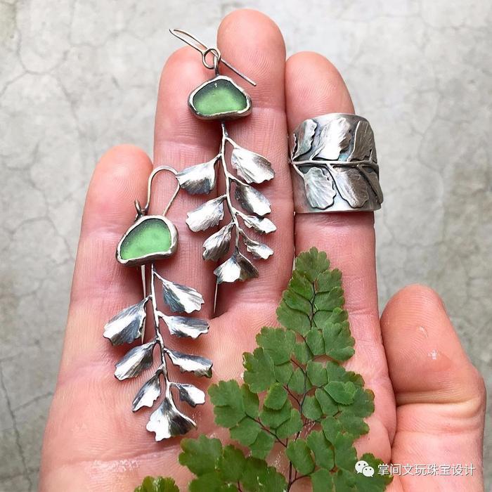 叶子,是不会飞翔的翅膀,翅膀,是落在天上的叶子