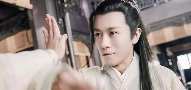 “出道20年难火，亲妈都没捧红，演《倚天屠龙记》成为最大亮点”