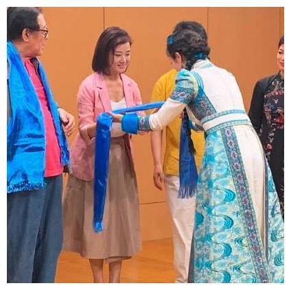 54岁宋祖英近照曝光,短发造型太减龄,优雅端庄气质犹存