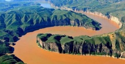 黄河的源头在哪里?只有碗口那么大?是怎么形成的,人还不能靠近