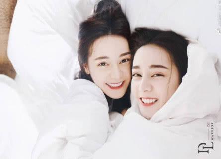 迪丽热巴和双胞胎妹妹合照遭疯传,看到妹妹长相后,网友:求出道