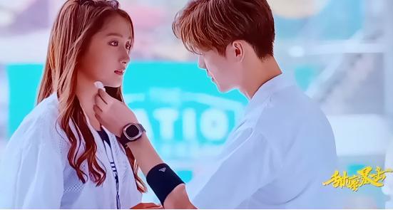 关晓彤鹿晗又发糖,甜蜜定情电视剧开播,粉丝称赞连连