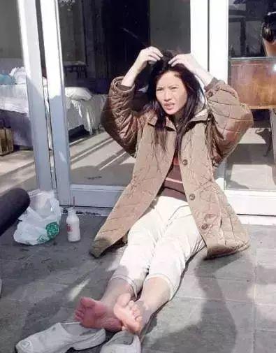 蓝洁瑛亲口承认遭曾志伟性侵 其实他的风流人生也是蛮精彩的啊