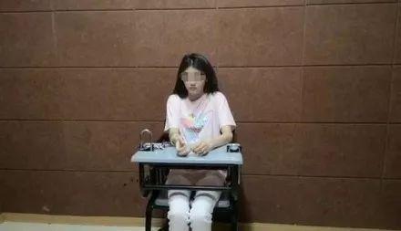 历代网红图鉴：撕x炒作傍大款，整容吸毒抄大牌？