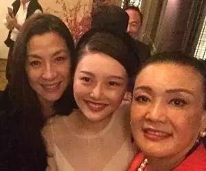 历代网红图鉴：撕x炒作傍大款，整容吸毒抄大牌？