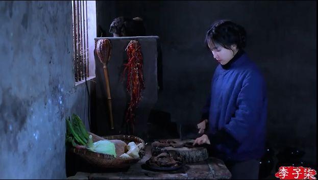 历代网红图鉴：撕x炒作傍大款，整容吸毒抄大牌？