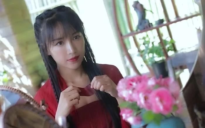 历代网红图鉴：撕x炒作傍大款，整容吸毒抄大牌？