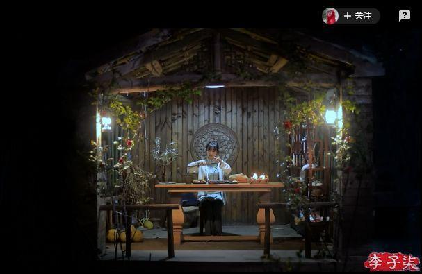 历代网红图鉴：撕x炒作傍大款，整容吸毒抄大牌？