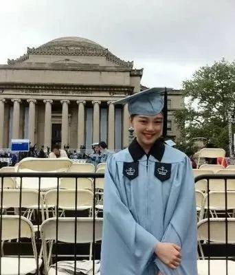 历代网红图鉴：撕x炒作傍大款，整容吸毒抄大牌？