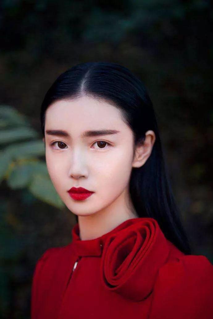 历代网红图鉴：撕x炒作傍大款，整容吸毒抄大牌？