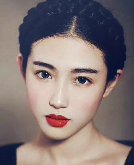 历代网红图鉴：撕x炒作傍大款，整容吸毒抄大牌？