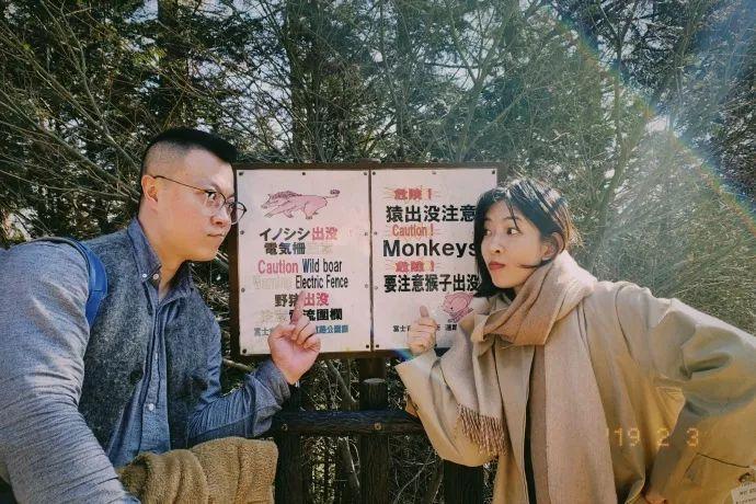 历代网红图鉴：撕x炒作傍大款，整容吸毒抄大牌？