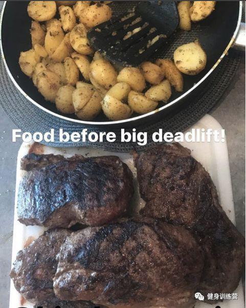 他身高2米重360斤，是世界上最强壮的肌肉野兽！跟他单挑时千万别逼逼，直接给跪了