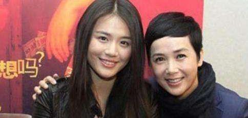 马思纯家世被曝光,小姨蒋雯丽根本不算什么,母亲才是真的牛