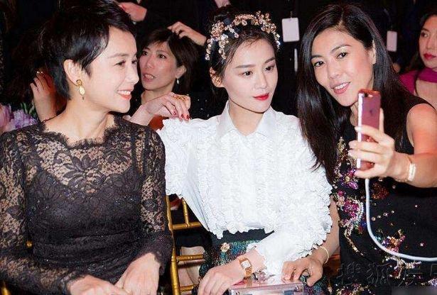 马思纯家世被曝光,小姨蒋雯丽根本不算什么,母亲才是真的牛