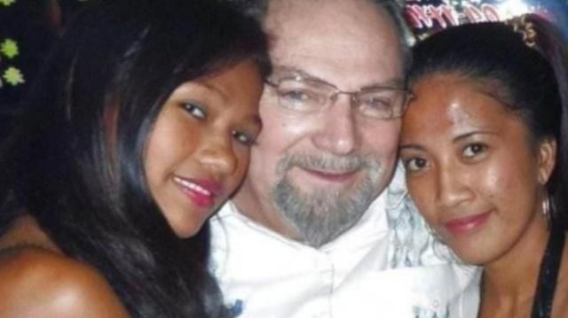 泰国真正的租妻现状：导游就像妻子一样，顾客说什么就是什么！