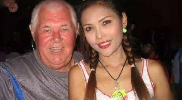泰国真正的租妻现状：导游就像妻子一样，顾客说什么就是什么！