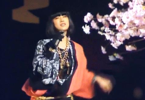 张国荣也为她动心,54岁依然单身,中森明菜的坚强一直被无视