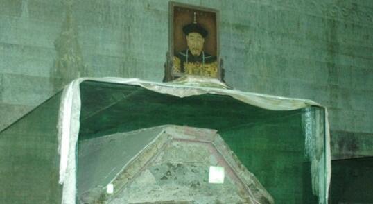 为何永久关闭康熙地宫? 考古学家曾武装深入