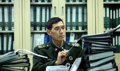 ​一级军士长如此厉害，个个是国宝，但为何不能再升更高职位？