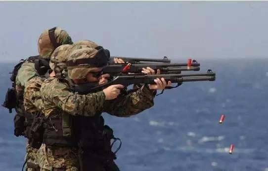 近战无敌的“喷子”散弹枪为何不受士兵待见? 他们竟这样说!