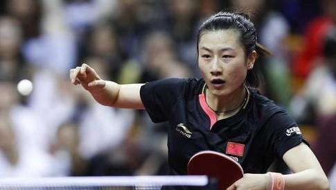 丁宁怎么了?单局被国乒小魔王轰11-0,裁判让球送1分,无缘决赛