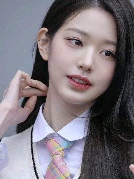 张元英13-17岁舞台直拍,13岁选秀,14岁出道,天生爱豆……