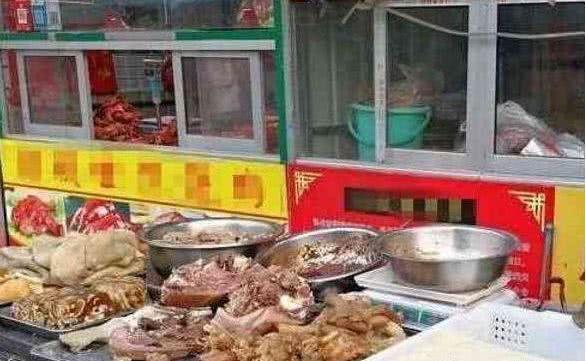 路边摊熟牛肉28一斤,为何如此便宜?老板直言:不买是“傻子”