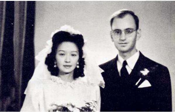 张兆和嫁苦追她的沈从文,张充和却不愿嫁卞之琳,幸福就在一念间