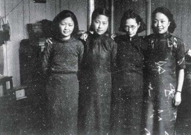 张兆和嫁苦追她的沈从文,张充和却不愿嫁卞之琳,幸福就在一念间