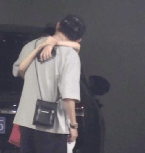 白宇刘萌萌热恋,地下车库吻别超甜,曾表示恋爱每日至少三次接吻