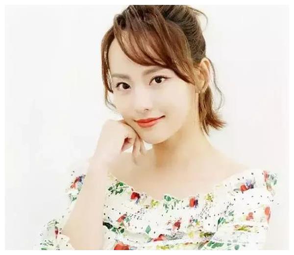 张嘉倪耍大牌,人设崩塌?曾推秦岚下水池,7年前剧组打人被曝出