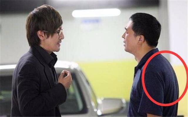 张嘉译全家照:妻子也是戏骨,女儿虎妞人如其名,特别有活力