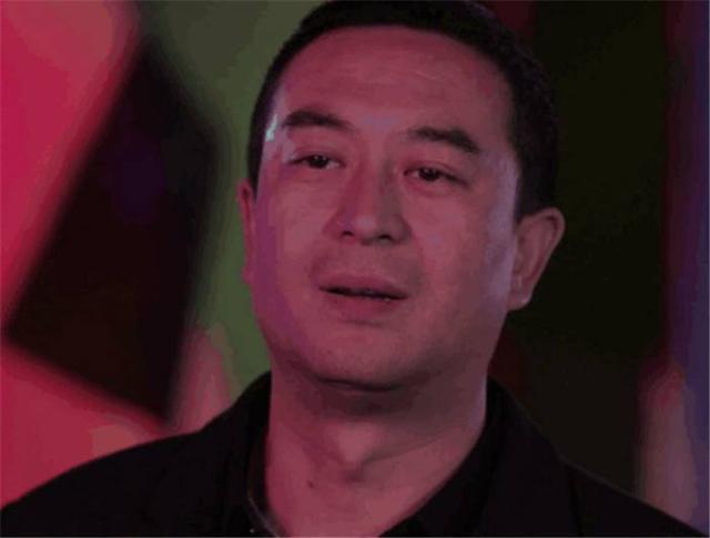 张嘉译全家照:妻子也是戏骨,女儿虎妞人如其名,特别有活力