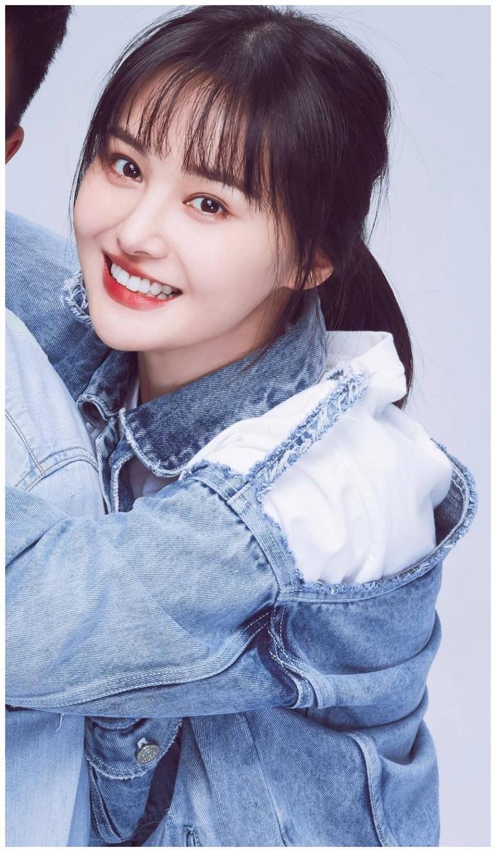 郑爽时隔6年,再次被疑整容,你怎么看?