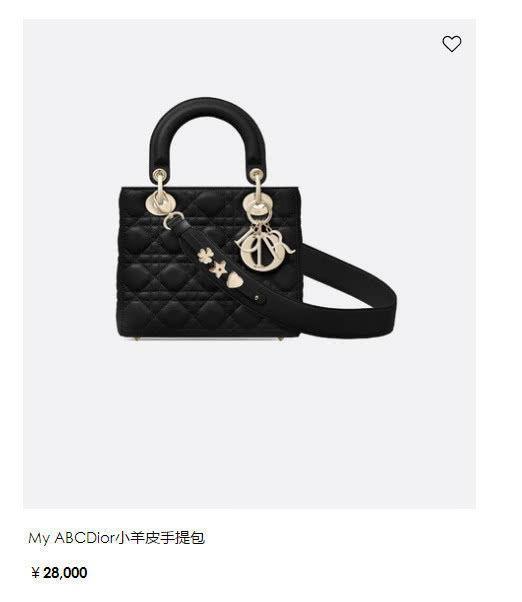 马蓉离婚后首度带女儿现身,母女打扮贵气王子珊拿价值三万元包包