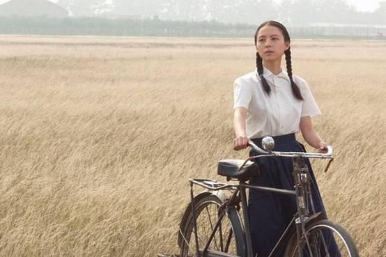 明明可以靠脸,偏偏要睡导演!深扒影后张静初如何沦为网剧女配角!