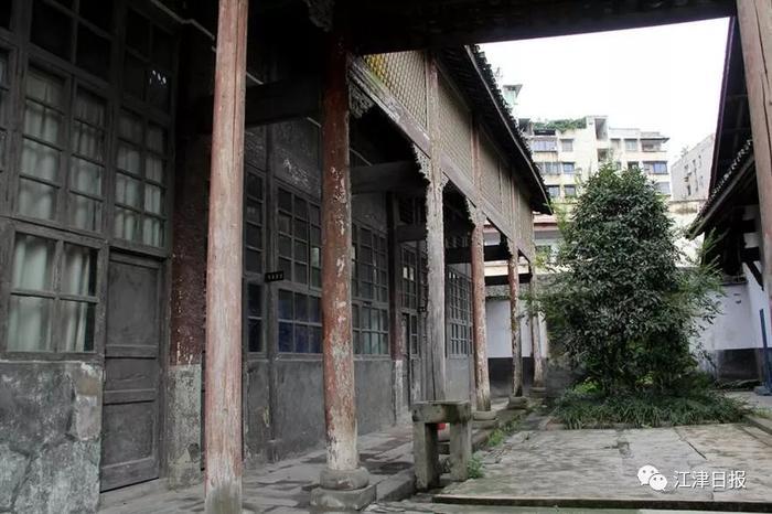 江津一百年名校,汇聚了震惊世人的骄傲,影响了无数人的青春年华