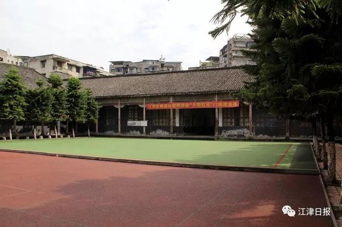 江津一百年名校,汇聚了震惊世人的骄傲,影响了无数人的青春年华