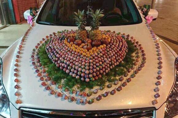 不用鲜花装饰婚车却用棒棒糖,这是什么寓意?